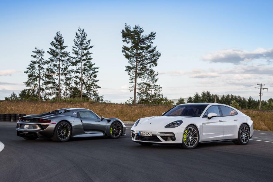  Porsche 918 Spyder 2014 года  (фото 1 из 111)